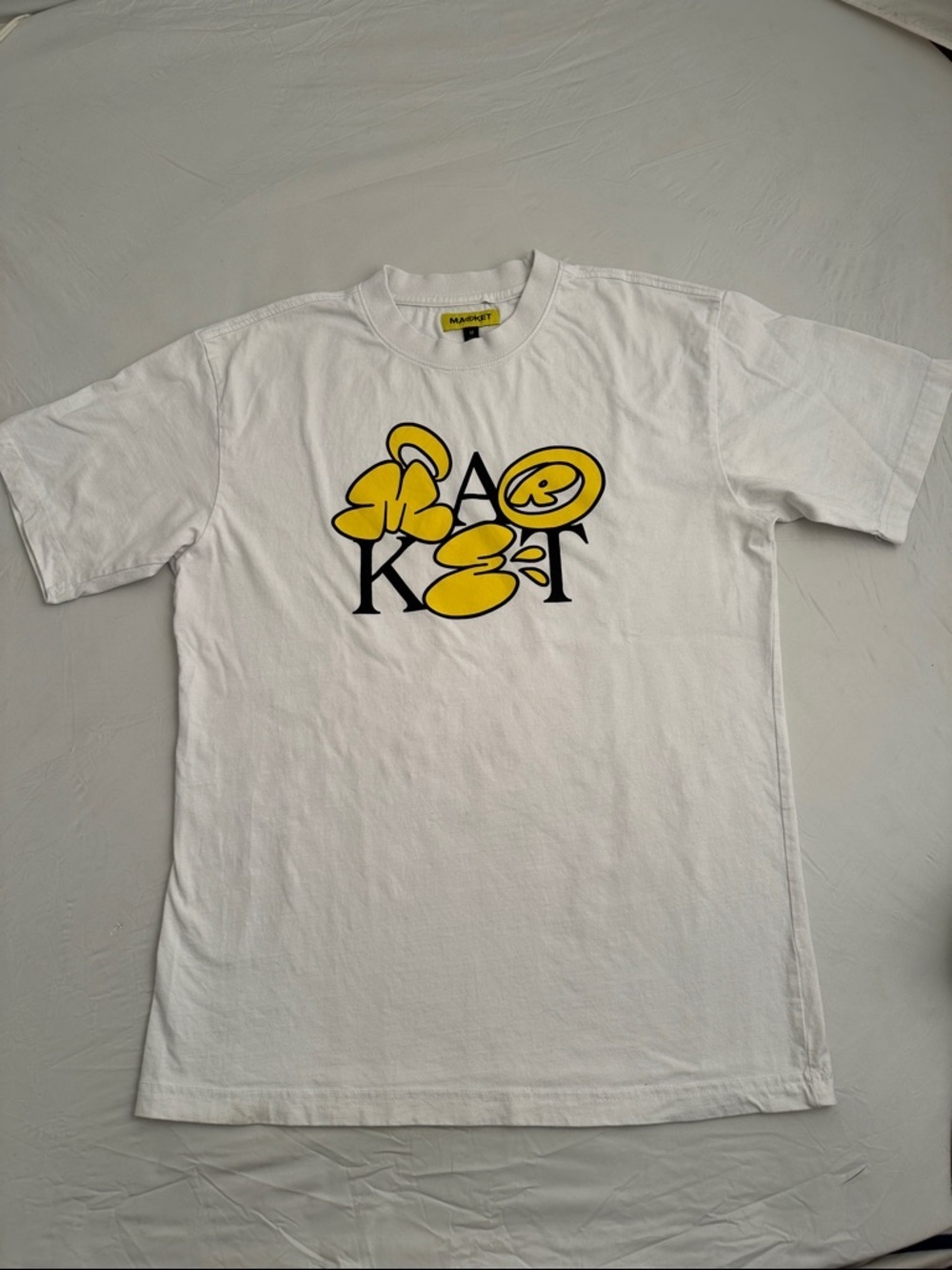 Market white yellow black bubble letter short sleeve crew neck t-shirt